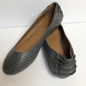 Report breathable flats